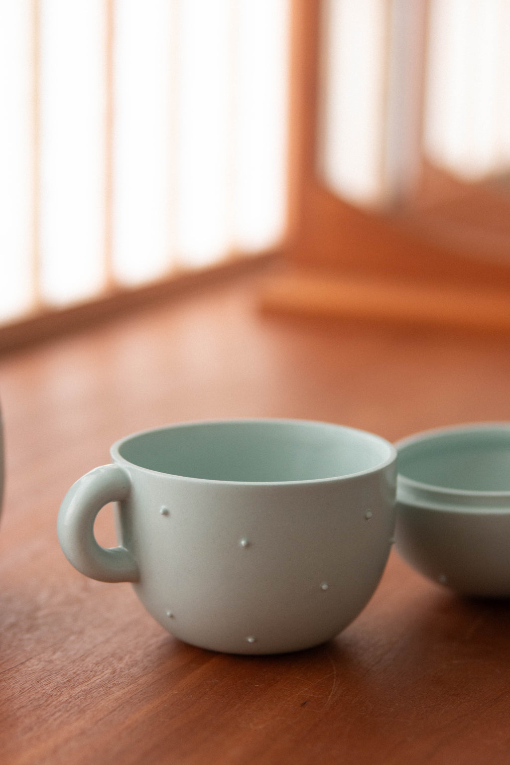Sophia Chin | Lidded Mugs (Plain)