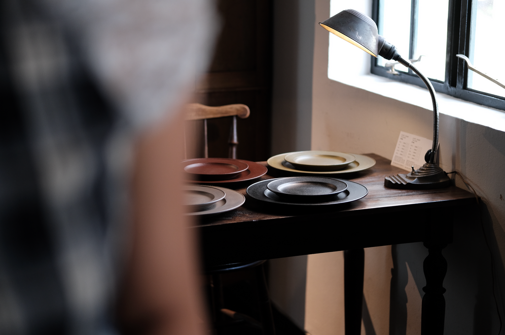 Tomii Takashi | Lacquer Rim Plate 18