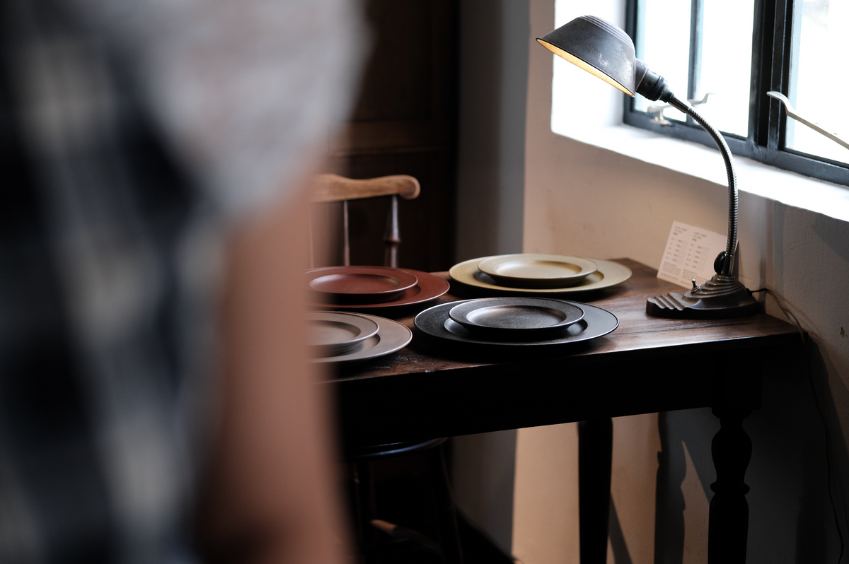 Tomii Takashi | Lacquer Rim Plate 18