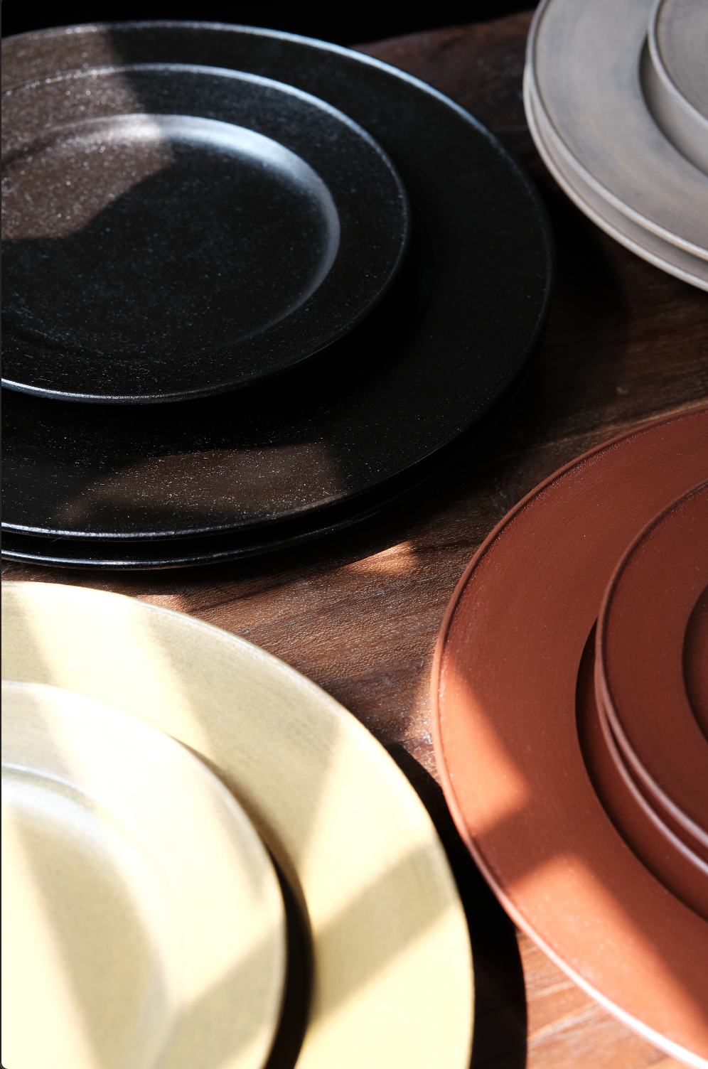 Tomii Takashi | Lacquer Rim Plate 18